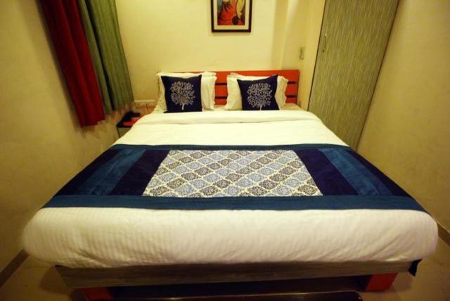 Hotel Royal Apple アーメダバード エクステリア 写真